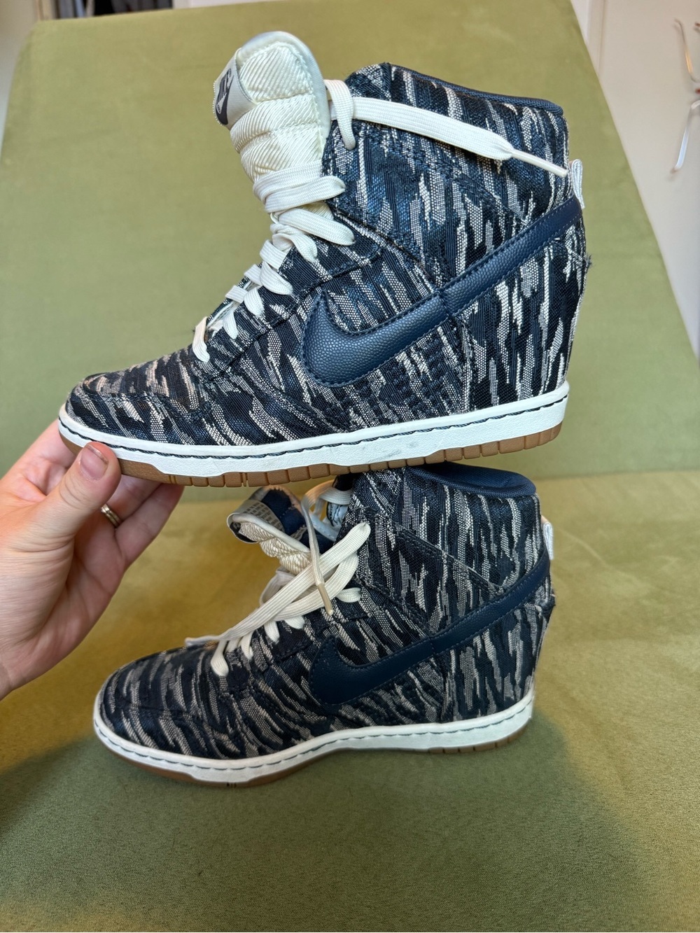 Nike dunk sky high casual blue athletic sneakers women’s size 7 - Picture 10 of 10